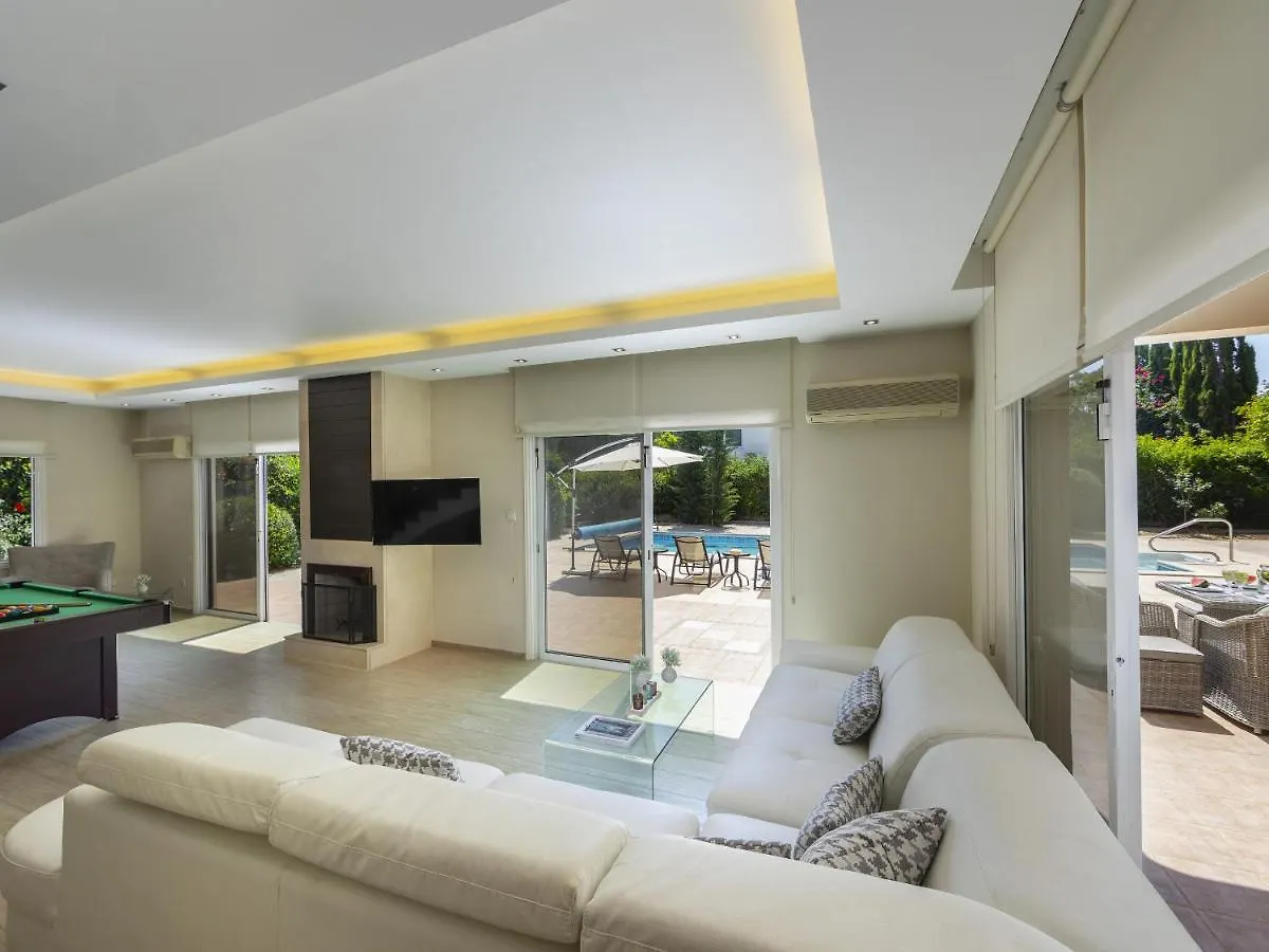 Meneou Seaside Mansion 7 Villa Larnaca